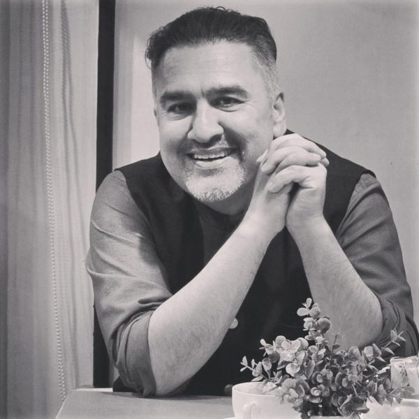 Muddatein-guzar-gaein-kabhi-hisab-ne-kia-Na-jane-kis-k-dil-mein-kitne-reh-gaey-hum-1024x1024