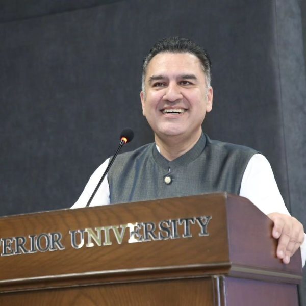 Simplifying-thoughts-with-words-and-a-smile